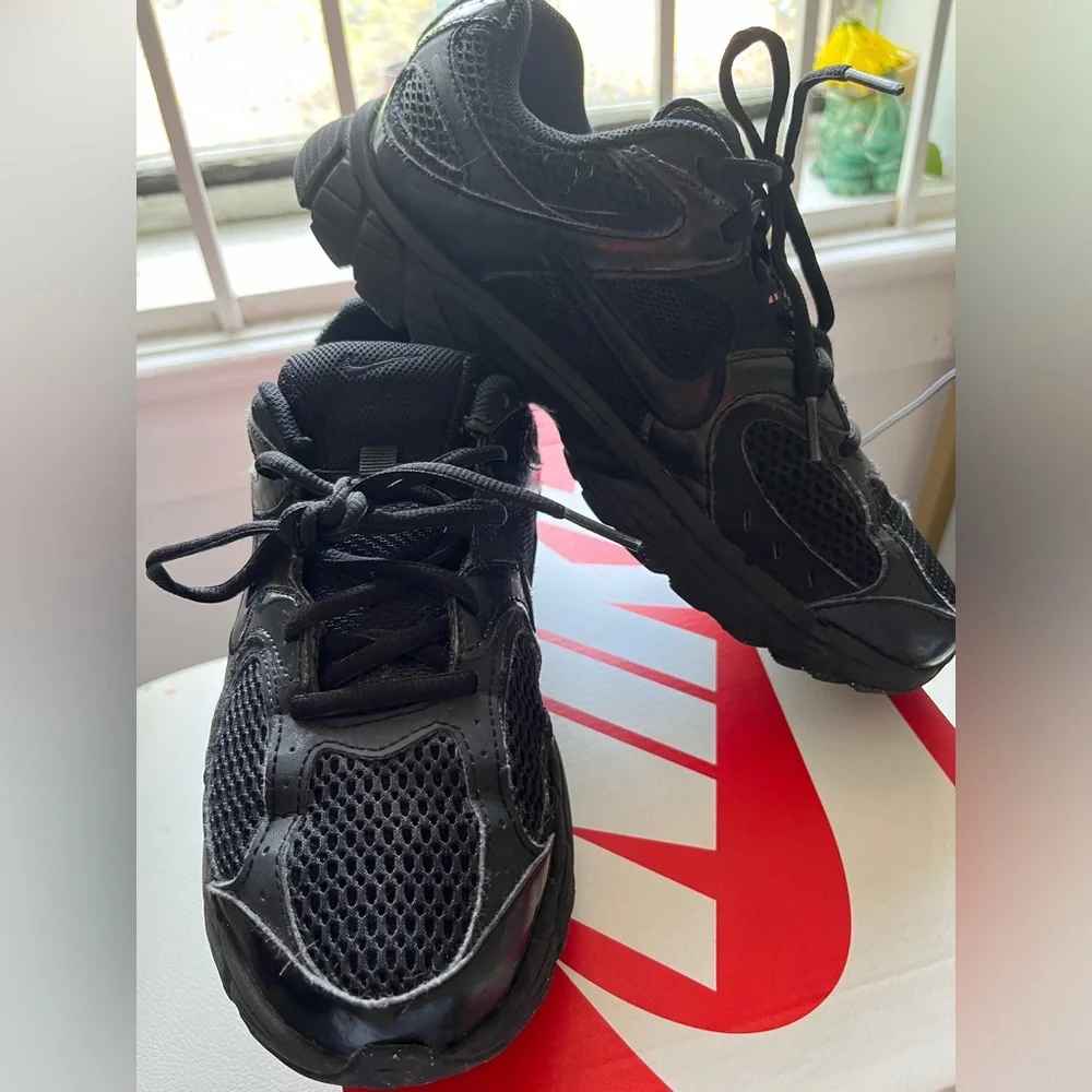 Nike V5 RNR Sneakers- Youth